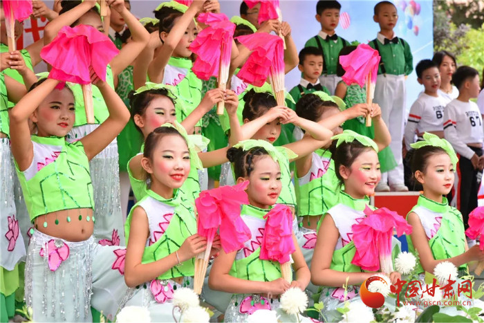 五十載風(fēng)雨兼程 五十載碩果累累——熱烈慶祝蘭化四小建校50周年