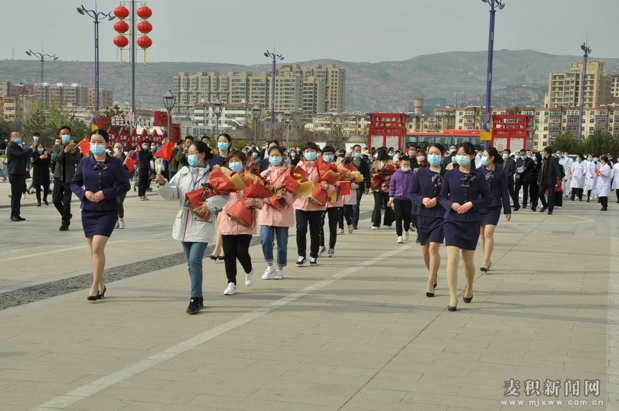 不辱使命 英雄凱旋！麥積區(qū)馳援武漢5名醫(yī)務(wù)人員回家了