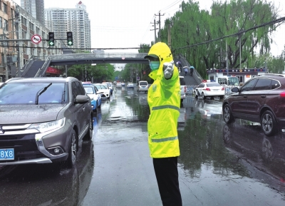 雨情急！多部門聯(lián)動疏通保暢