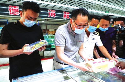 蘭州市市場(chǎng)主管部門開展食品安全排查消除食品安全隱患