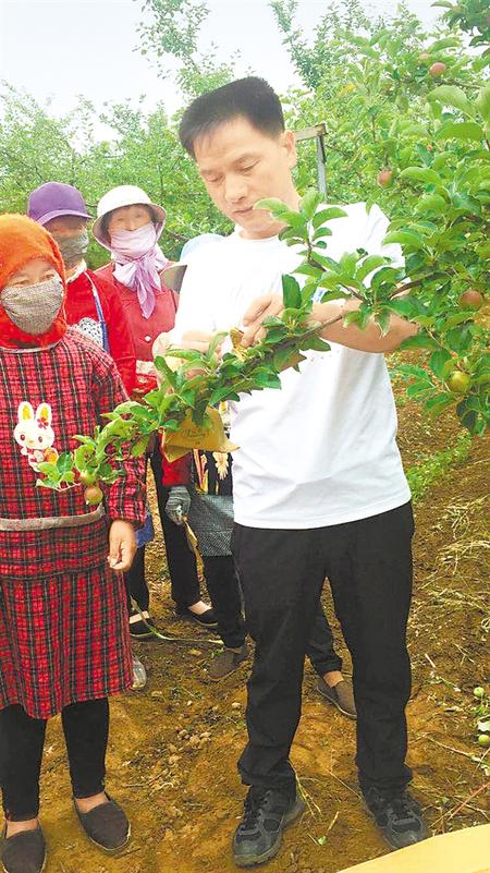 【走向我們的小康生活】白福民，為家鄉(xiāng)人搭起“致富橋”