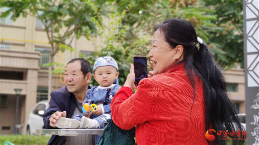 【直擊嘉峪關(guān)變遷】嘉峪關(guān)市：棚改托起安居夢(mèng) 昔日?qǐng)鼍俺勺窇?>
        </a><em>【直擊嘉峪關(guān)變遷】嘉峪關(guān)市：棚改托起安居夢(mèng) 昔日?qǐng)鼍俺勺窇?/em></li>
    <li><a  target=