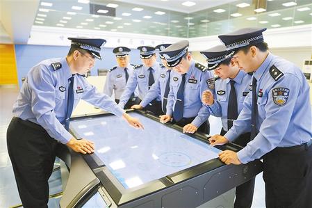 致敬！人民警察