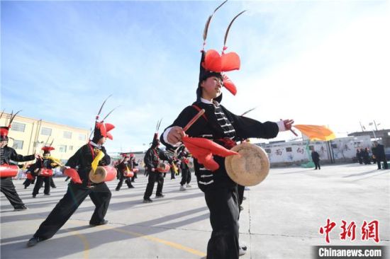 武威：千年鼓舞進(jìn)校園 “非遺”文化浸潤(rùn)少年心