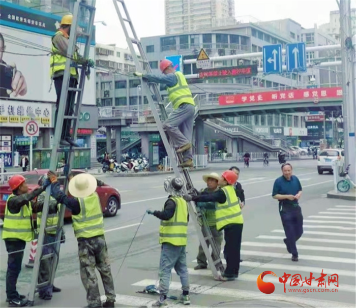 蘭州市城管委開展線纜清除整治行動