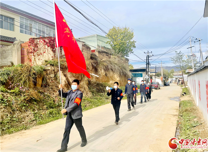 【甘快看·疫情防控甘肅在行動(dòng)】定西岷縣十里鎮(zhèn)：黨員父女上“疫線” 贏得村民齊夸贊