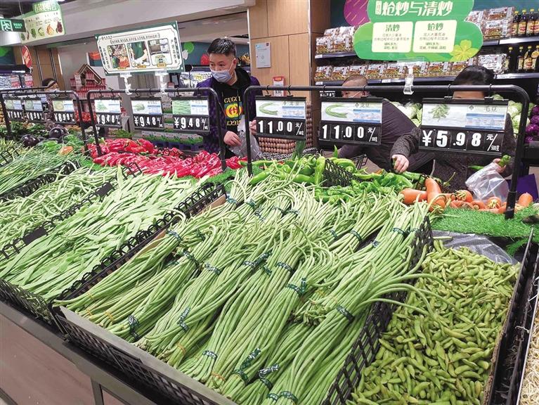 生活必需品供應充足 價格平穩(wěn)  蘭州市庫存蔬菜超2萬噸