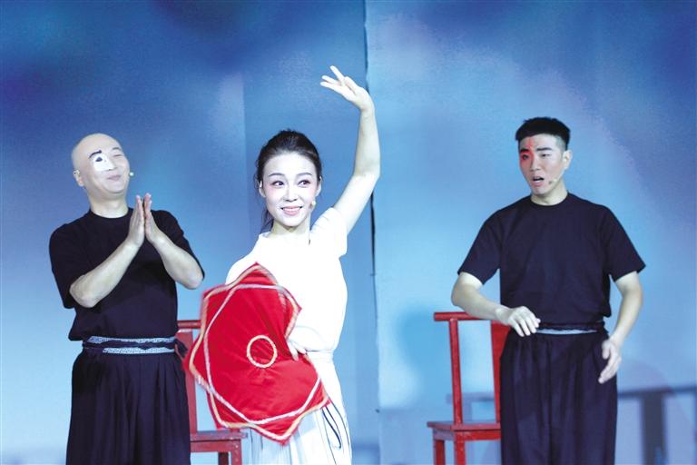 我省首部實(shí)驗(yàn)戲曲《長(zhǎng)相念》精彩上演